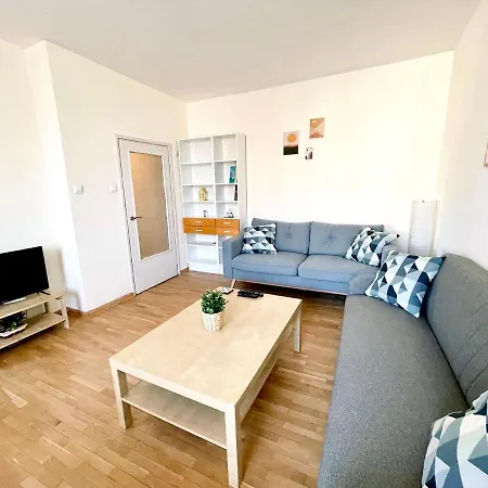 Apartment 2-bdr Flat Near The Mall, Spacious & Cozy By Flat Mаnager