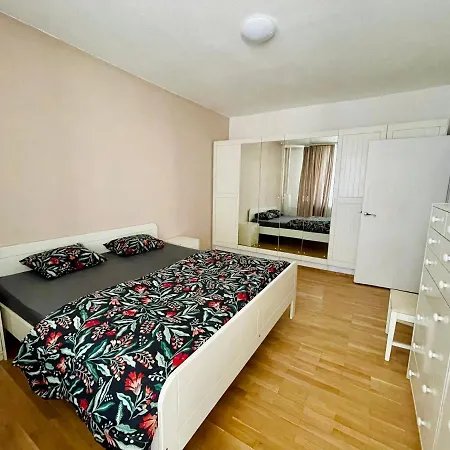 2-bdr Flat Near The Mall, Spacious & Cozy By Flat Mаnager Apartment