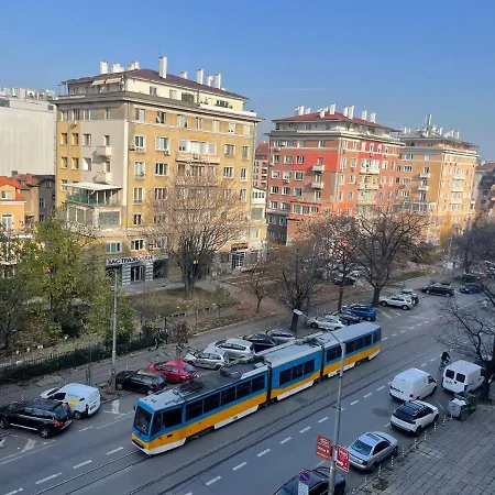 Apartment 2-bdr Flat Near The Mall, Spacious & Cozy By Flat Mаnager